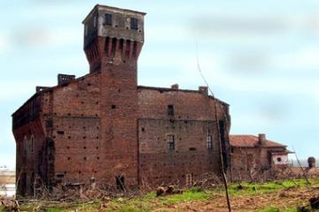 "Castello di Briona - Vista Posteriore" di Simone Loda